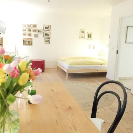 Gartenstudio-Apartment Tausendfreund - Adults Only - Am Chiemsee Breitbrunn am Chiemsee Exterior photo